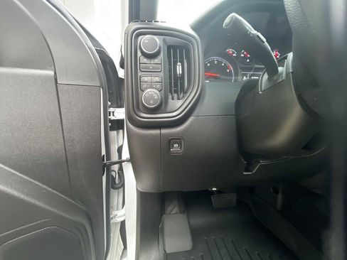 Used 2024 Chevrolet Silverado 2500 Custom w/ Custom Value Package image 16