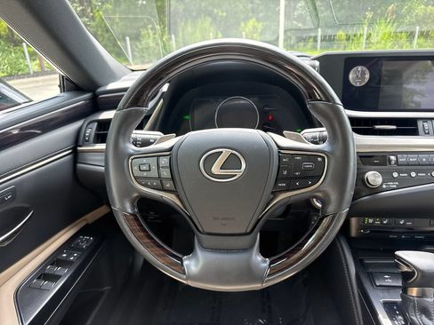 Used 2021 Lexus ES 300h w/ Premium Package FWD image 19