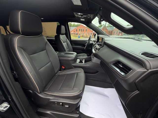 Used 2023 GMC Yukon XL SLT w/ SLT Luxury Package AWD/4WD image 12