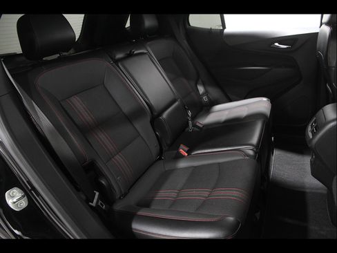 Certified 2023 Chevrolet Equinox RS FWD image 16