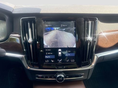 Used 2019 Volvo S90 T5 Momentum FWD image 15