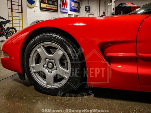Used 1997 Chevrolet Corvette Coupe w/ Roof Pkg image 28