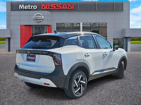 New 2026 Nissan Kicks SV image 3