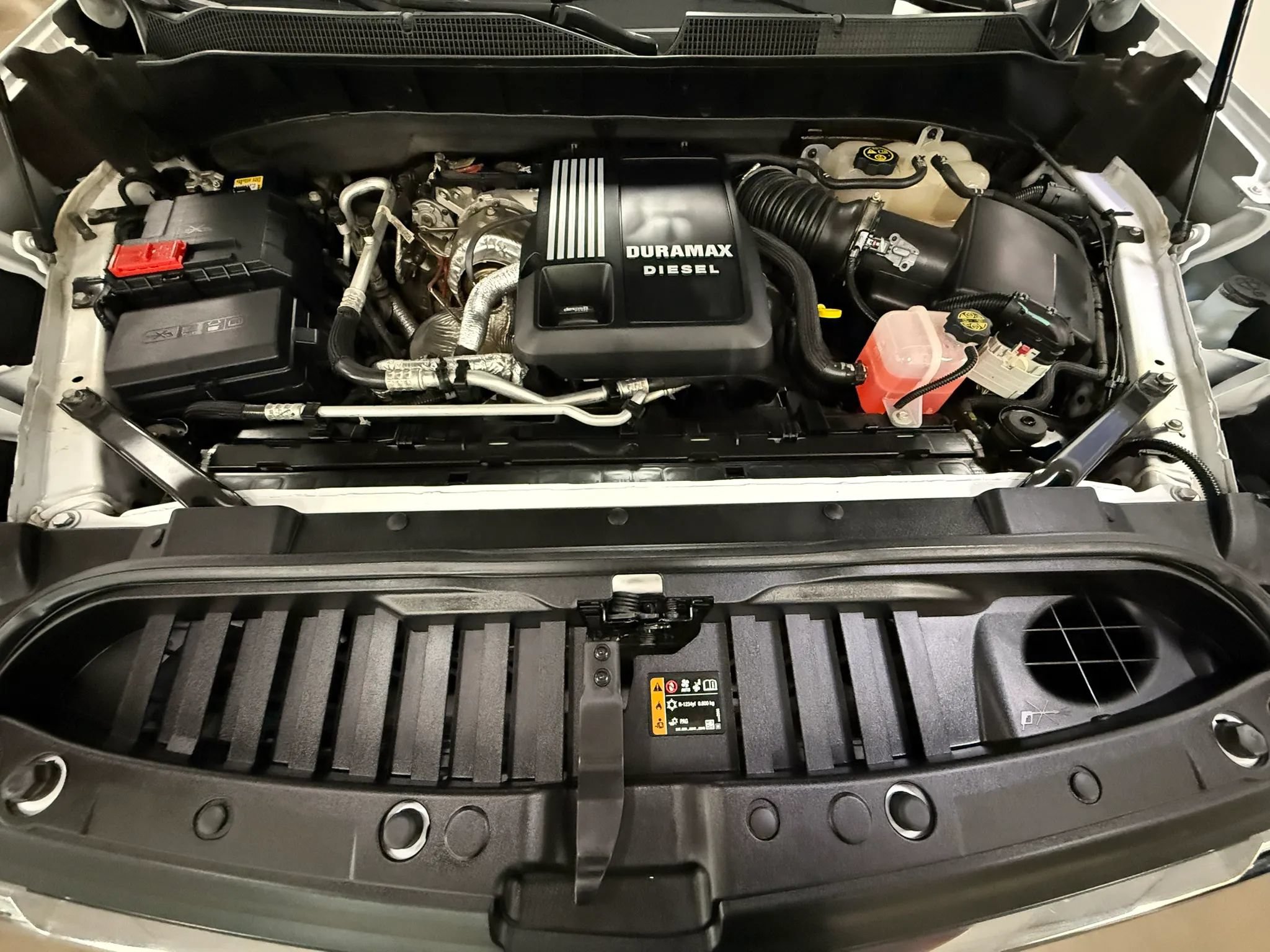 Used 2023 Chevrolet Silverado 1500 LT AWD/4WD image 24