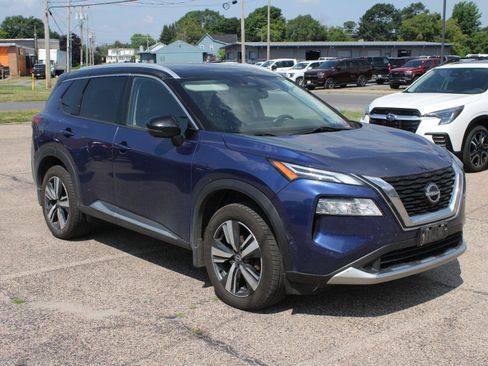 Used 2023 Nissan Rogue Platinum AWD/4WD image 3
