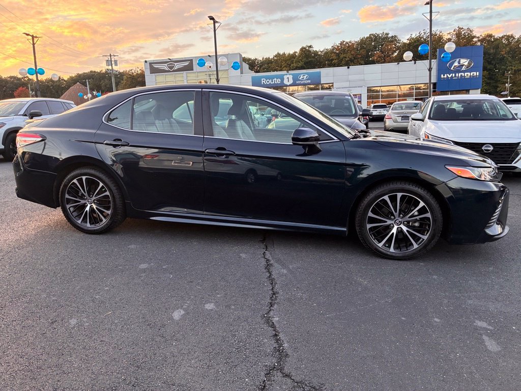 Used 2019 Toyota Camry SE FWD image 8