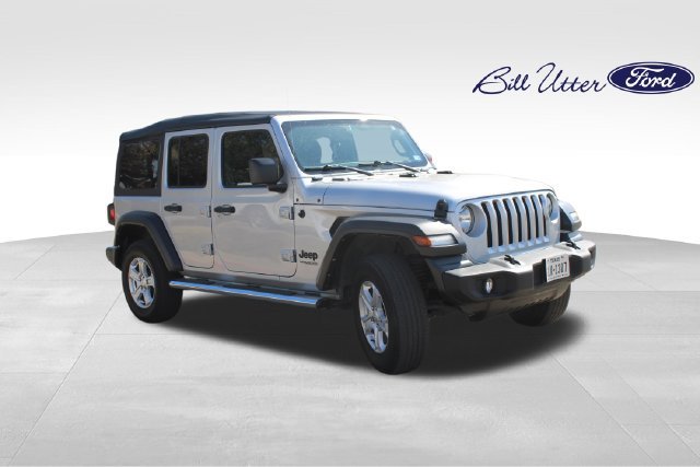 Used 2022 Jeep Wrangler Unlimited Sport AWD/4WD image 2