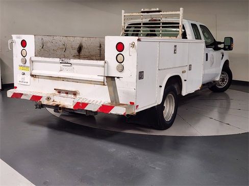 Used 2009 Ford F350 XL image 2