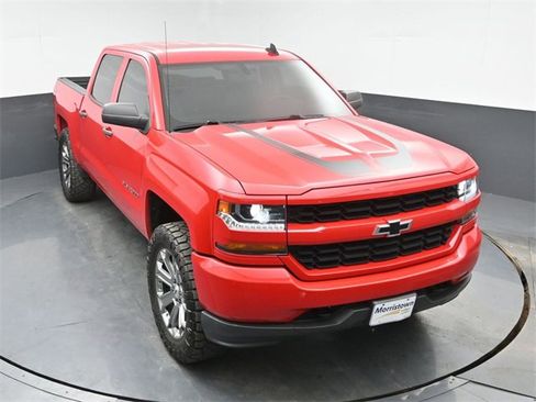 Used 2018 Chevrolet Silverado 1500 Custom w/ Custom Value Package image 13