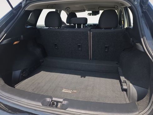 Used 2021 Nissan Rogue Sport S image 32