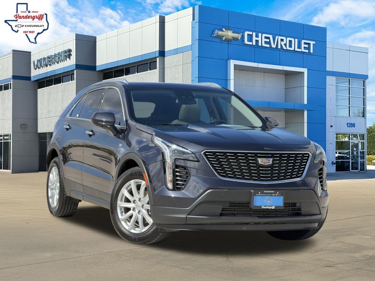 Certified 2023 Cadillac XT4 Luxury w/ Cold Weather Package FWD image 1