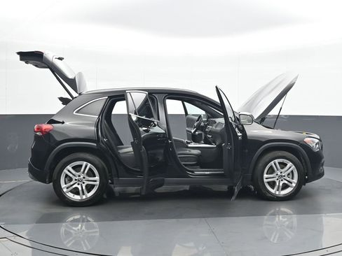 Used 2023 Mercedes-Benz GLA 250 4MATIC w/ Premium Package image 26