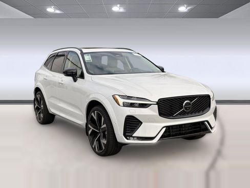 Certified 2026 Volvo XC60 B5 Ultra w/ Climate Package AWD/4WD image 7
