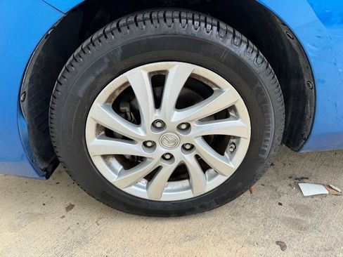 Used 2012 MAZDA MAZDA3 i Touring FWD image 10
