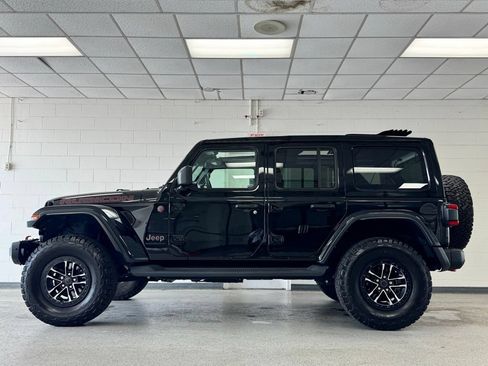 Used 2024 Jeep Wrangler Unlimited Rubicon AWD/4WD image 5