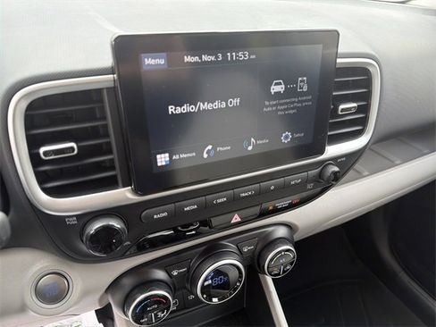 Certified 2025 Hyundai Venue SEL image 28