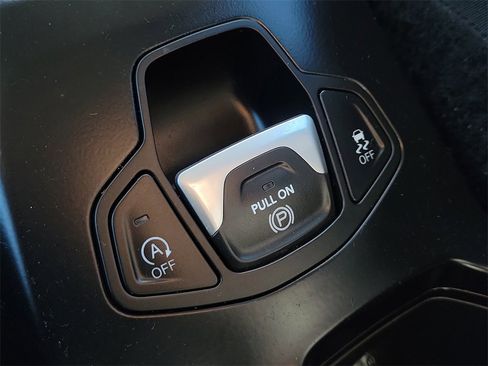 Used 2023 Jeep Renegade Trailhawk w/ Trailhawk Elite Group image 35