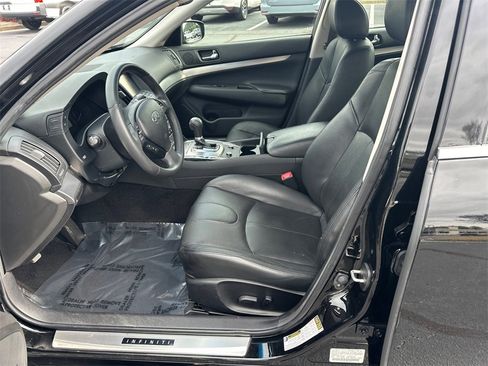 Used 2015 INFINITI Q40 w/ Navigation Package image 9