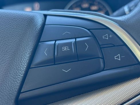 Used 2022 Cadillac XT5 Premium Luxury image 17