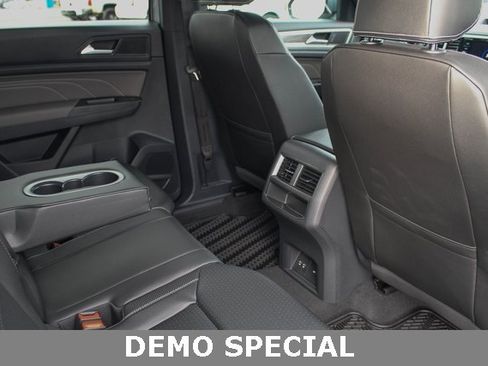 Used 2023 Volkswagen Atlas Cross Sport SE image 16