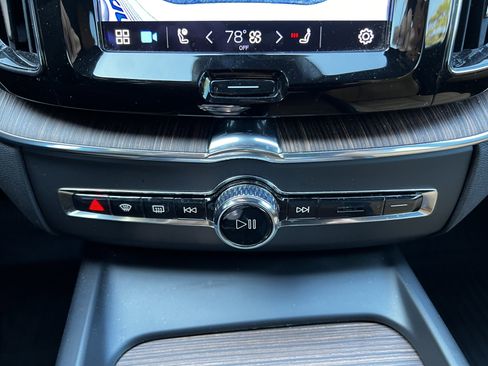 Used 2023 Volvo XC60 B5 Ultimate w/ Climate Package image 26