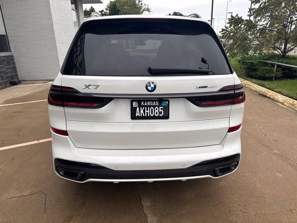 Used 2026 BMW X7 xDrive40i w/ Executive Package AWD/4WD image 8