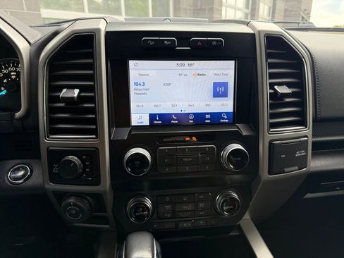 Used 2019 Ford F150 Lariat w/ Equipment Group 502A Luxury AWD/4WD image 30