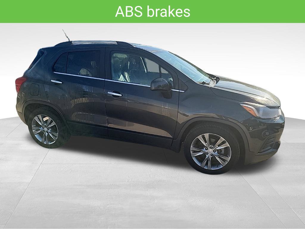 Used 2020 Chevrolet Trax LT w/ Sun & Sound Package FWD image 20