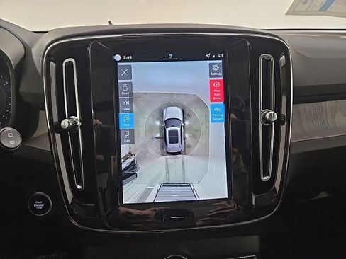 New 2026 Volvo XC40 B5 Plus w/ Climate Package image 16