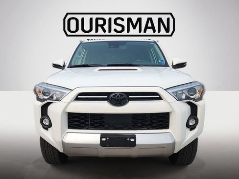 Used 2024 Toyota 4Runner TRD Off-Road Premium AWD/4WD image 2
