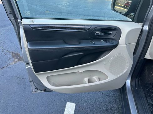 Used 2014 Dodge Grand Caravan American Value Package image 10