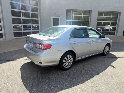 Used 2013 Toyota Corolla LE FWD image 4