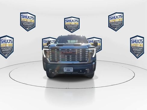 Used 2025 GMC Sierra 3500 Denali w/ Denali Reserve Package image 3