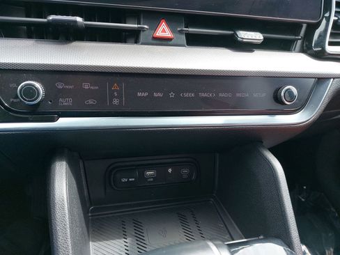 Used 2024 Kia Sportage SX image 21