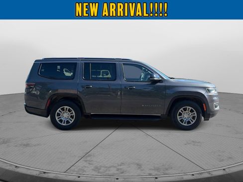 Used 2023 Jeep Wagoneer 4WD image 4