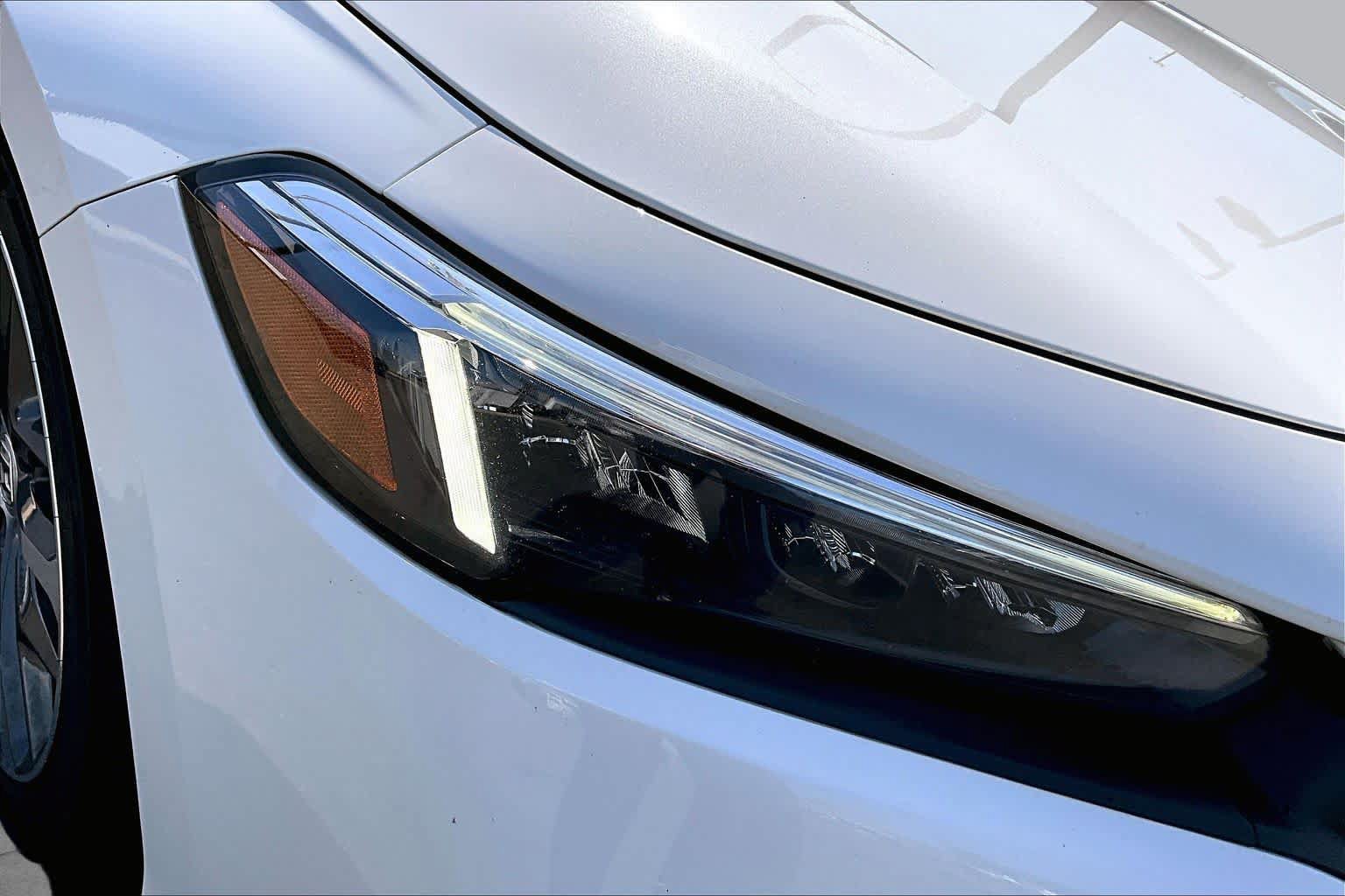 Used 2022 Honda Civic Touring image 27