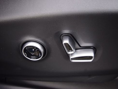 New 2026 Chrysler Pacifica Pinnacle w/ Trailer Tow Group image 19