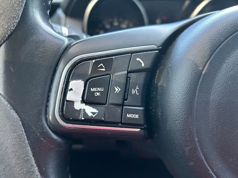 Used 2018 Jaguar XE RWD image 21