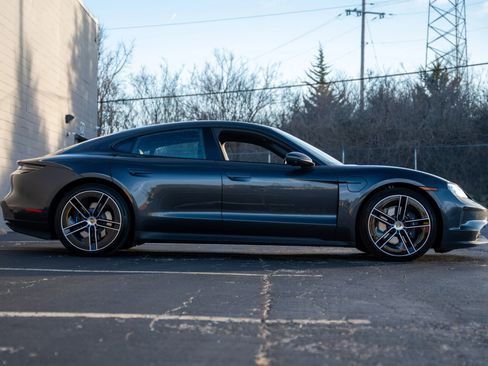 Used 2025 Porsche Taycan image 9