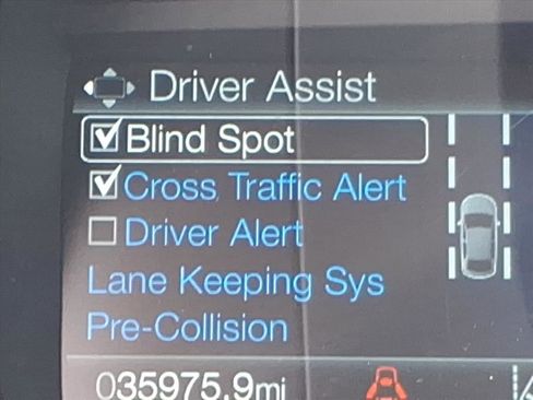 Used 2024 Ford Edge Titanium image 9