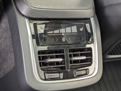 Used 2020 Volvo XC90 T5 Momentum w/ Protection Package Premier image 25