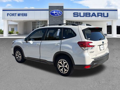 Used 2020 Subaru Forester Premium image 5
