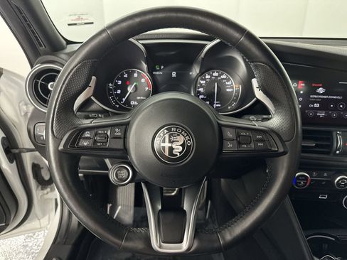 Used 2023 Alfa Romeo Giulia Veloce image 18
