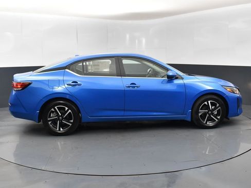 Used 2025 Nissan Sentra SV w/ Trunk Package image 8