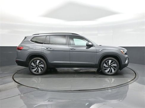 New 2026 Volkswagen Atlas SE image 8