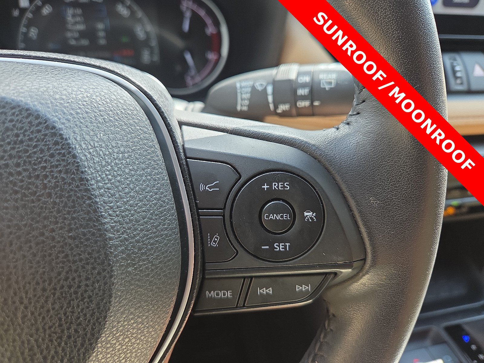 Used 2023 Toyota RAV4 XLE Premium FWD image 18