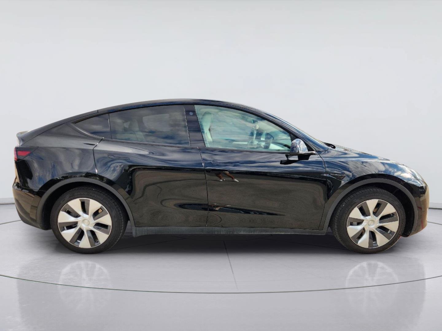 Used 2023 Tesla Model Y Long Range AWD/4WD image 4