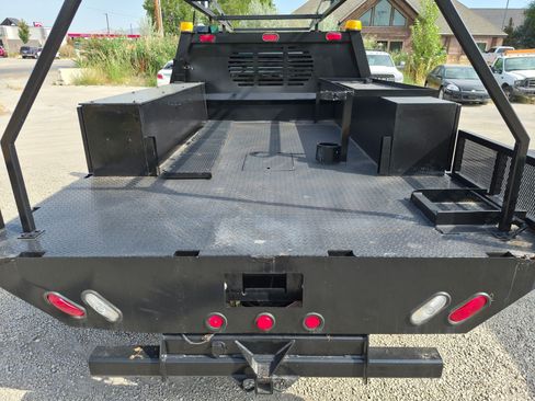 Used 2016 Ford F550 4x4 Regular Cab Super Duty image 25