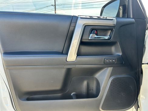 Used 2021 Toyota 4Runner Limited AWD/4WD image 20