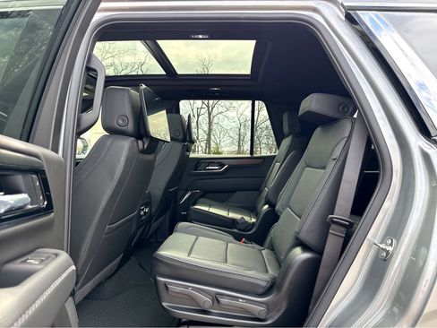 New 2026 GMC Yukon Denali w/ Denali Reserve Package image 9